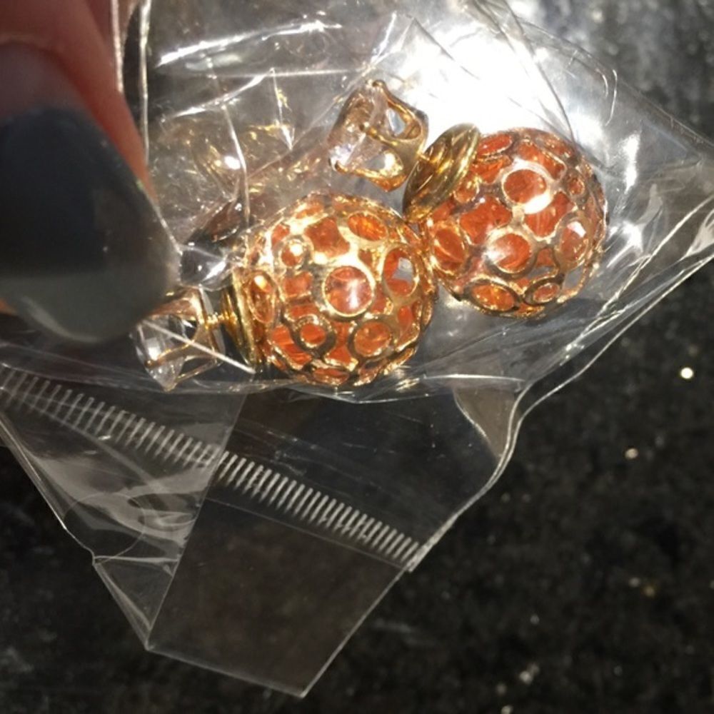 Double side ball earrings 🎉 - Picture 3 of 3